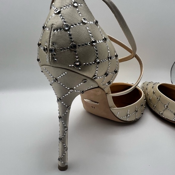 Badgley Mischka Strappy Cream Heels with Silver Accents Size 11 Women’s - Picture 8 of 14